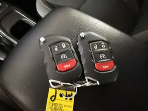 Used 2024 Jeep Wrangler Unlimited w/ Convenience Group AWD/4WD image 23
