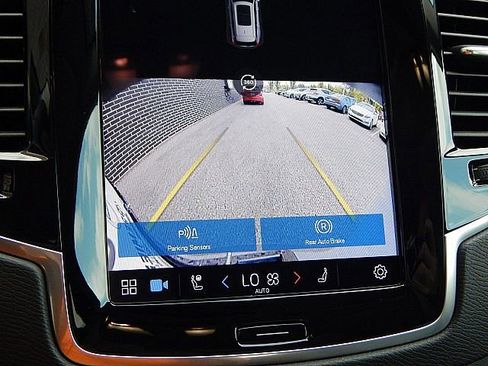 Certified 2024 Volvo XC90 B6 Plus w/ Protection Package Premier image 28