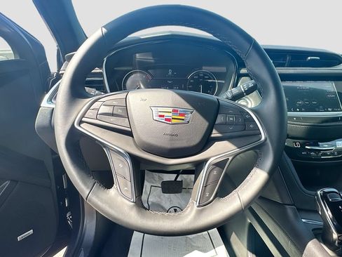 Used 2025 Cadillac XT5 Luxury FWD image 12