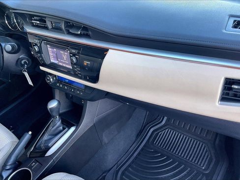 Used 2014 Toyota Corolla LE image 19