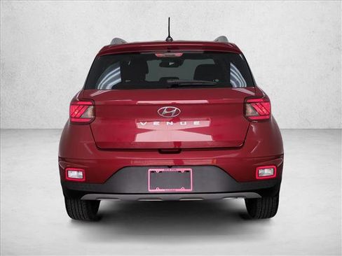 Certified 2025 Hyundai Venue SEL FWD image 8
