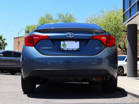 Used 2017 Toyota Corolla SE w/ SE Premium Package FWD image 12