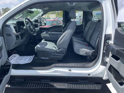 Used 2023 Ford F250 XL w/ STX Appearance Package AWD/4WD image 11