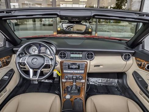 Used 2015 Mercedes-Benz SLK 250 image 3