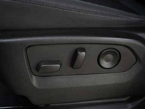 Used 2022 GMC Sierra 1500 SLE image 24