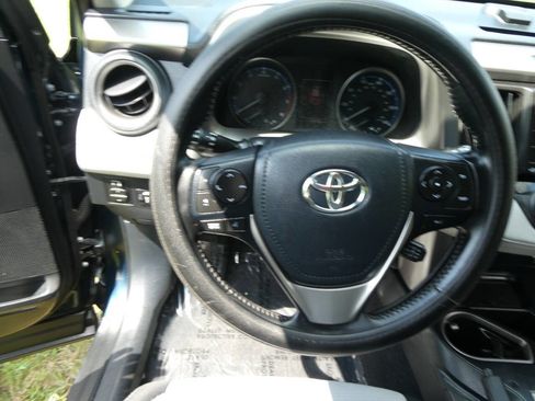 Used 2018 Toyota RAV4 XLE image 10