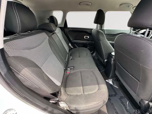 Used 2018 Kia Soul + FWD image 28