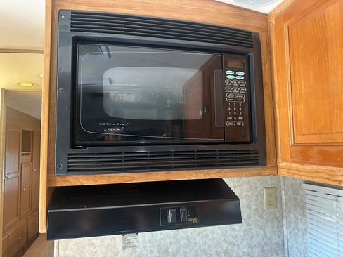 Used 2006 Ford E-450 and Econoline 450 image 20