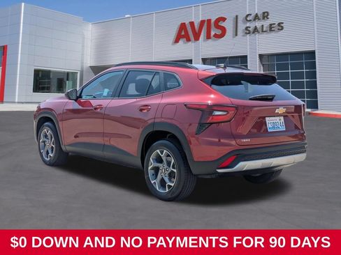 Used 2025 Chevrolet Trax LT w/ LT Convenience Package FWD image 6