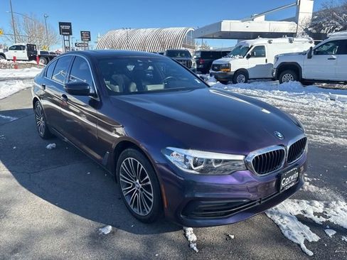 Used 2020 BMW 530e w/ Convenience Package image 3