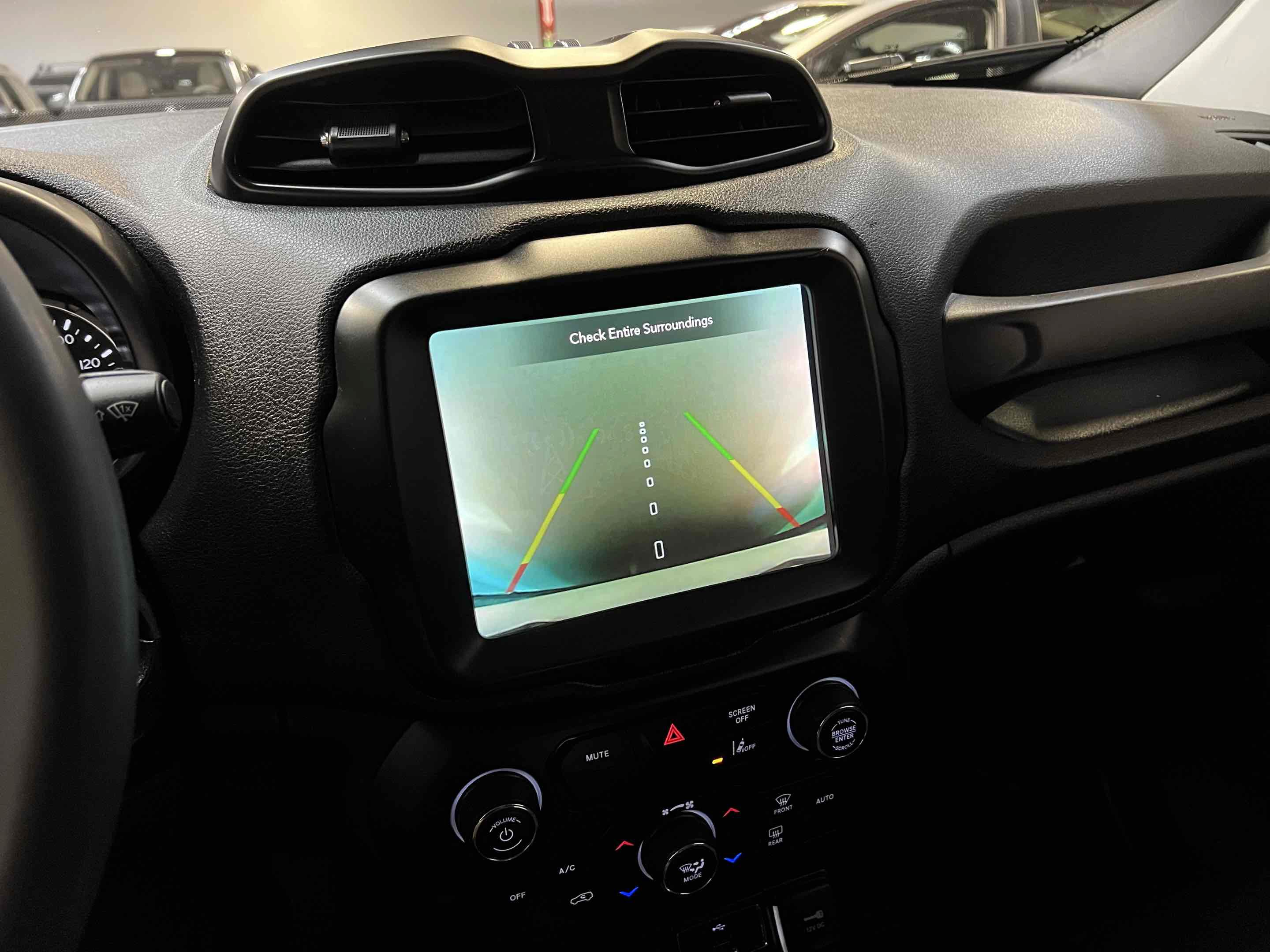 Used 2022 Jeep Renegade Latitude AWD/4WD image 6