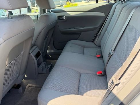 Used 2011 Chevrolet Malibu LS FWD image 13