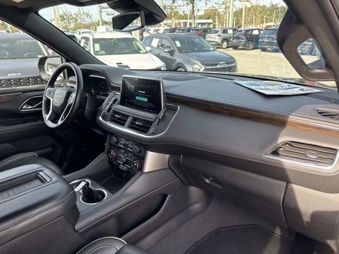 Used 2024 Chevrolet Suburban Premier image 19