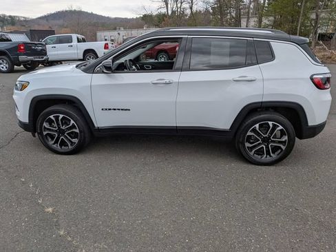 Certified 2022 Jeep Compass Limited AWD/4WD image 9