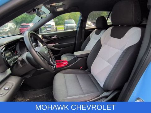 Used 2024 Chevrolet Trax RS w/ Driver Confidence Package FWD image 10