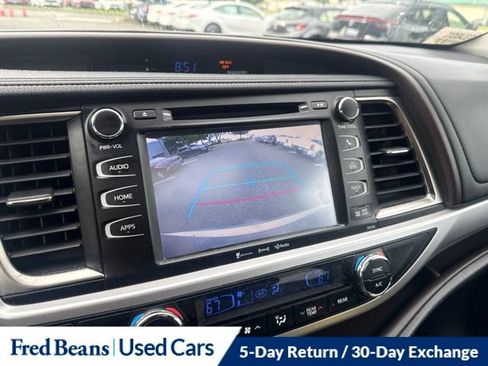 Used 2016 Toyota Highlander XLE AWD/4WD image 27