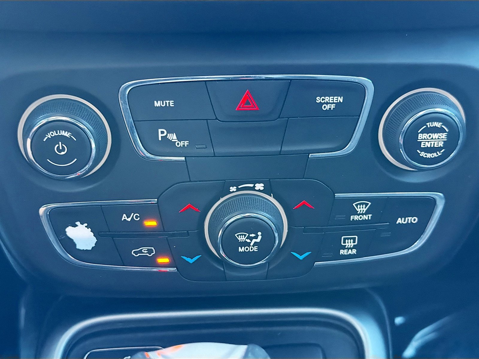 Used 2018 Jeep Compass Latitude w/ Popular Equipment Group FWD image 31