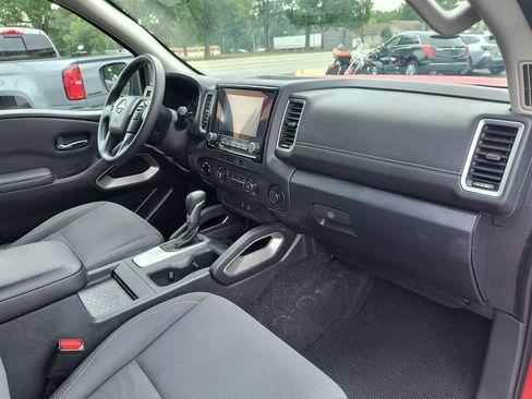 Used 2022 Nissan Frontier SV AWD/4WD image 19
