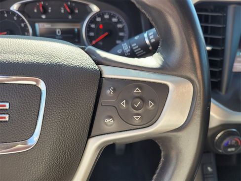 Used 2018 GMC Acadia SLT image 33