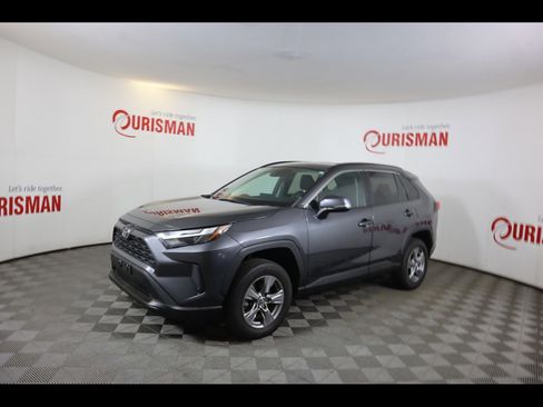Used 2023 Toyota RAV4 XLE AWD/4WD image 5