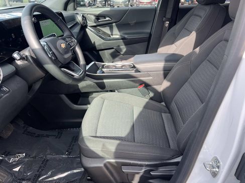 Used 2025 Chevrolet Equinox LT image 13