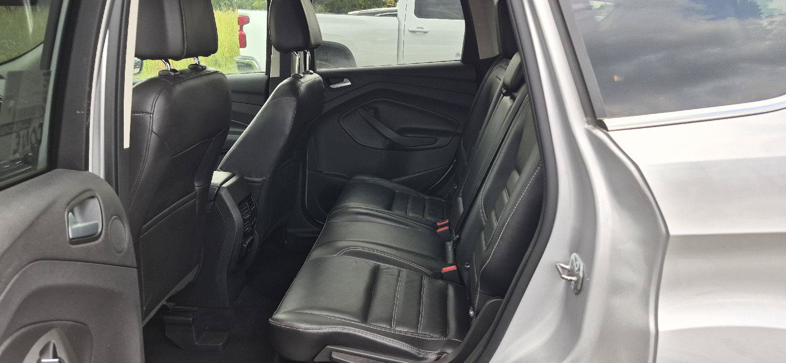 Used 2017 Ford Escape Titanium w/ Canadian Touring Package AWD/4WD image 6