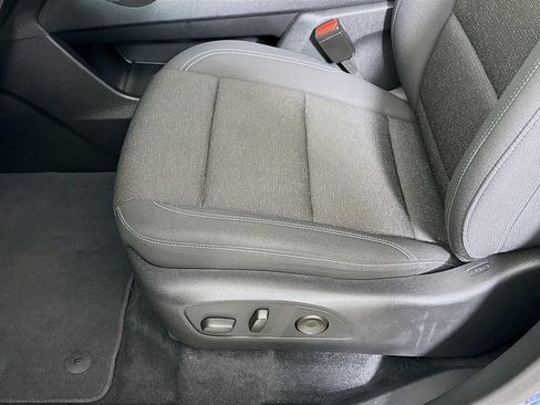 Used 2024 Chevrolet Traverse LT w/ Trailering Package FWD image 19