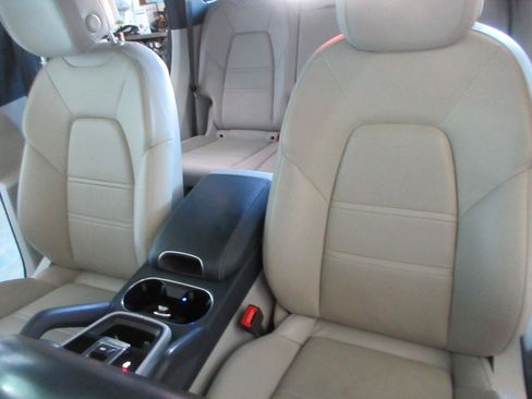 Used 2021 Porsche Cayenne S AWD/4WD image 15