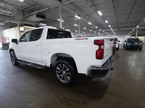 Used 2023 Chevrolet Silverado 1500 LT AWD/4WD image 32