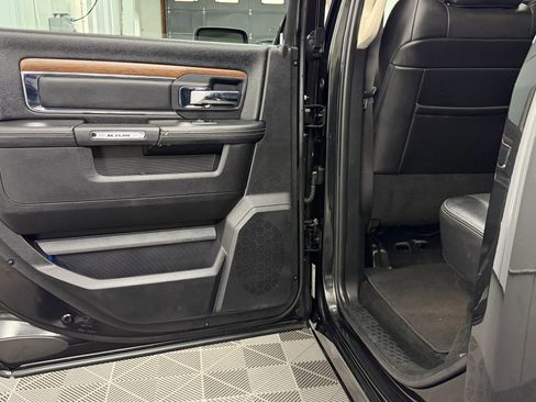 Used 2015 RAM 1500 Laramie w/ Convenience Group image 8