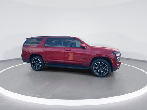 Used 2025 Chevrolet Suburban RST w/ Comfort Package image 10