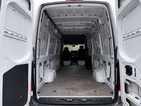Used 2021 Mercedes-Benz Sprinter 2500 w/ Driver Convenience Package image 13