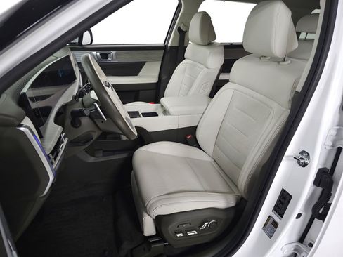 Used 2025 Hyundai Santa Fe Calligraphy AWD/4WD image 18