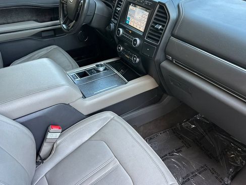 Used 2019 Ford Expedition Limited w/ Texas Edition Package RWD image 16
