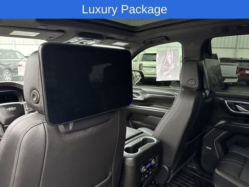 Used 2022 Chevrolet Tahoe RST w/ Sport Performance Package image 17