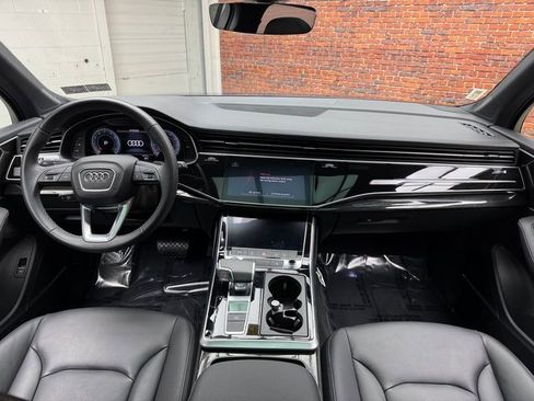 Used 2025 Audi Q7 3.0T Premium Plus image 12