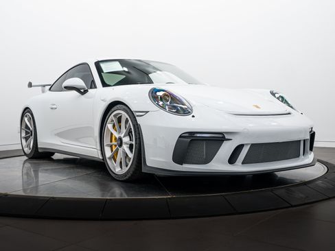 Certified 2018 Porsche 911 GT3 RWD image 9