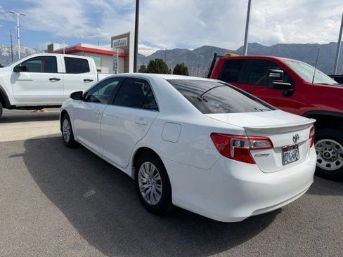 Used 2013 Toyota Camry LE FWD image 2