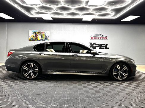 Used 2016 BMW 750i image 14