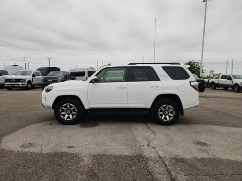 Used 2022 Toyota 4Runner TRD Off-Road AWD/4WD image 4