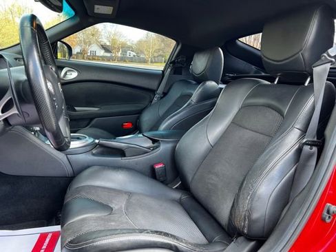 Used 2015 Nissan 370Z Touring image 12