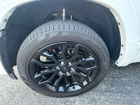 Used 2025 RAM 1500 Limited AWD/4WD image 16