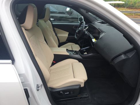 Used 2025 BMW X3 xDrive30i AWD/4WD image 7