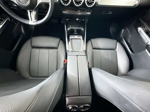Used 2025 Mercedes-Benz GLB 250 image 16