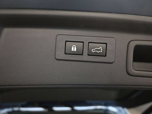 Used 2022 Subaru Forester Premium AWD/4WD image 25