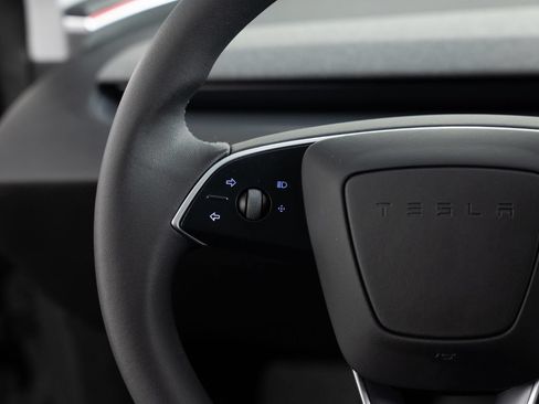 Used 2024 Tesla Model 3 Standard Range RWD image 30