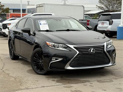 Used 2017 Lexus ES 350 image 2