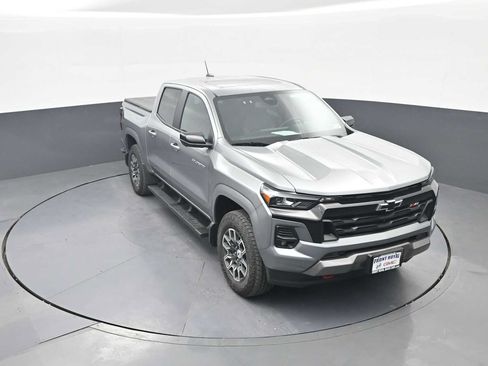 Used 2026 Chevrolet Colorado Z71 w/ Technology Package AWD/4WD image 30