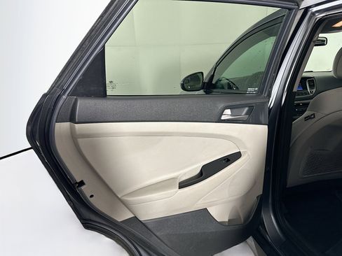 Used 2018 Hyundai Tucson SE image 24