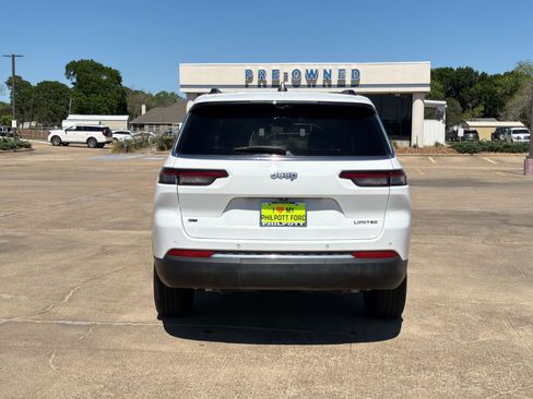 Used 2022 Jeep Grand Cherokee L Limited w/ Luxury Tech Group II image 10